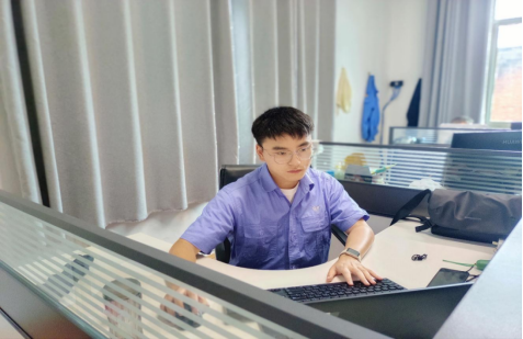 805efcdd-6ef0-417c-8272-87c3c659bf0a